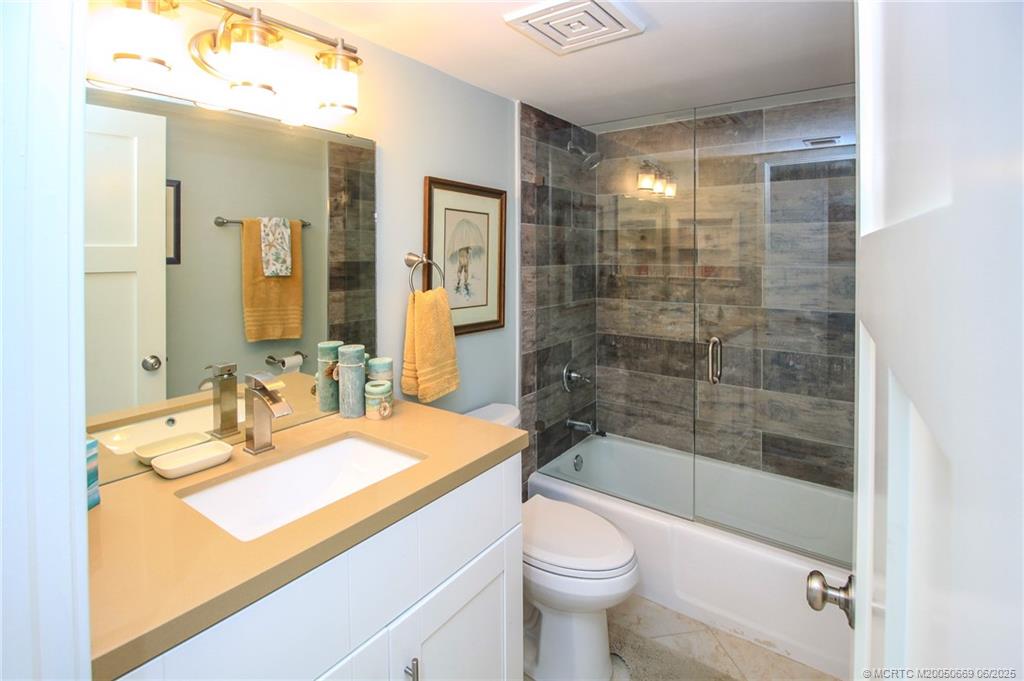 4680 NE Sandpebble Trace 3-304