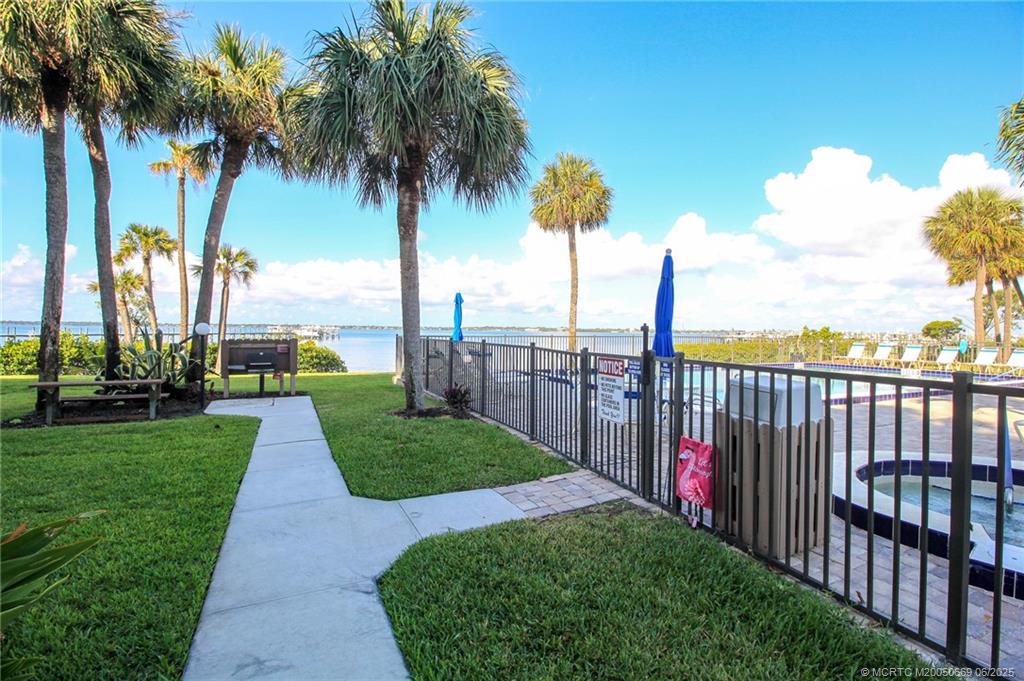 4680 NE Sandpebble Trace 3-304