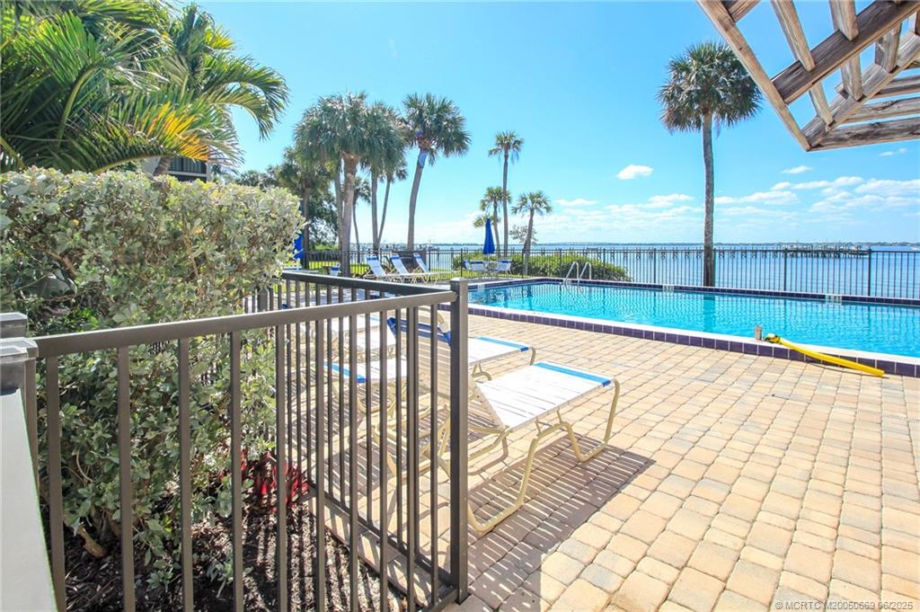 4680 NE Sandpebble Trace 3-304