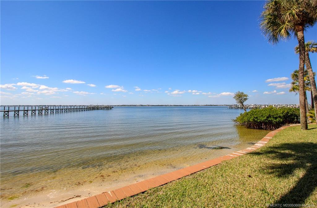 4680 NE Sandpebble Trace 3-304