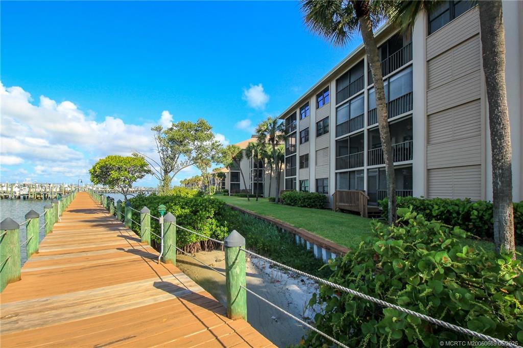 4680 NE Sandpebble Trace 3-304