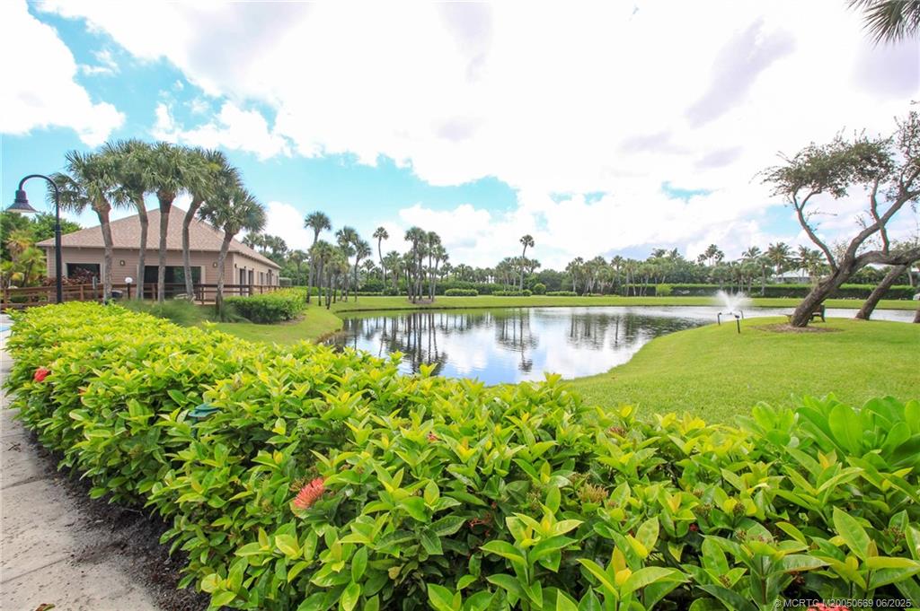 4680 NE Sandpebble Trace 3-304