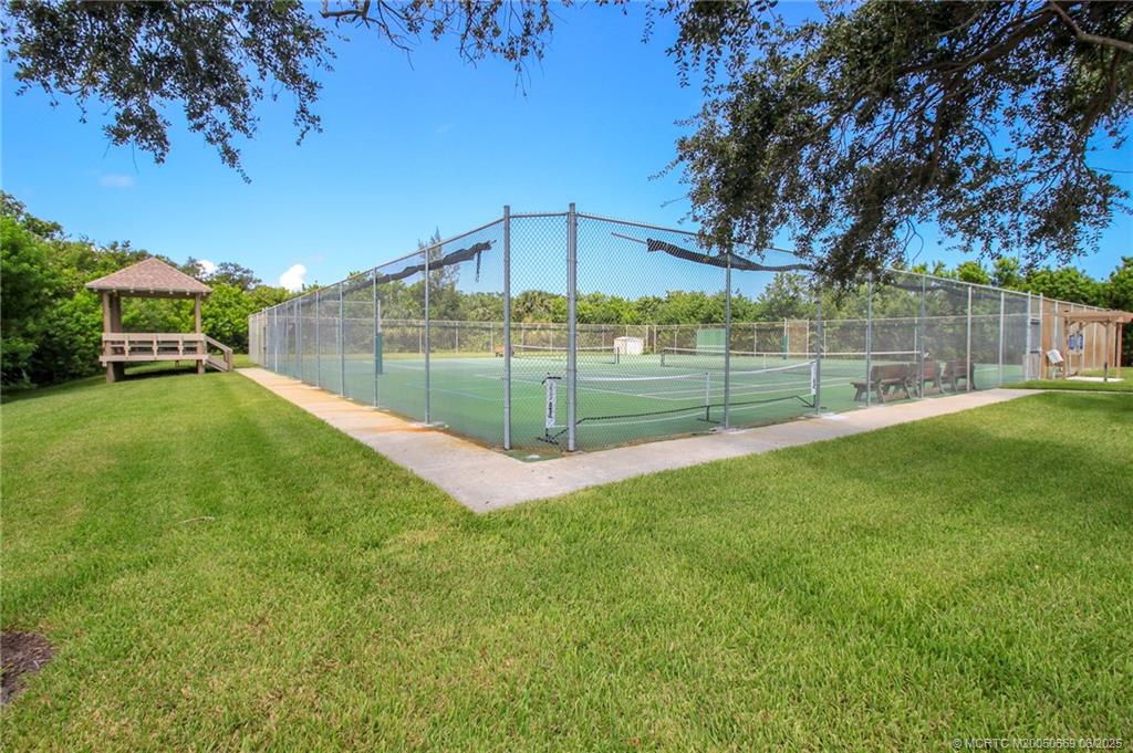 4680 NE Sandpebble Trace 3-304