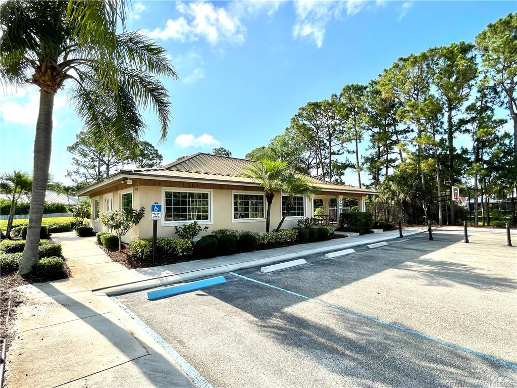 673 SW Whispering Palm Lane