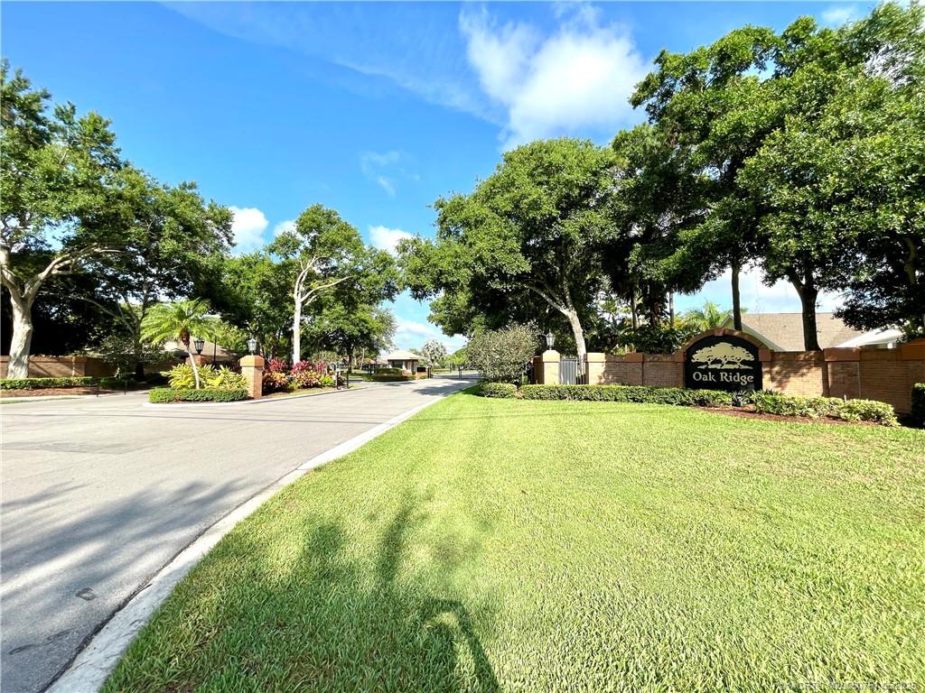 673 SW Whispering Palm Lane