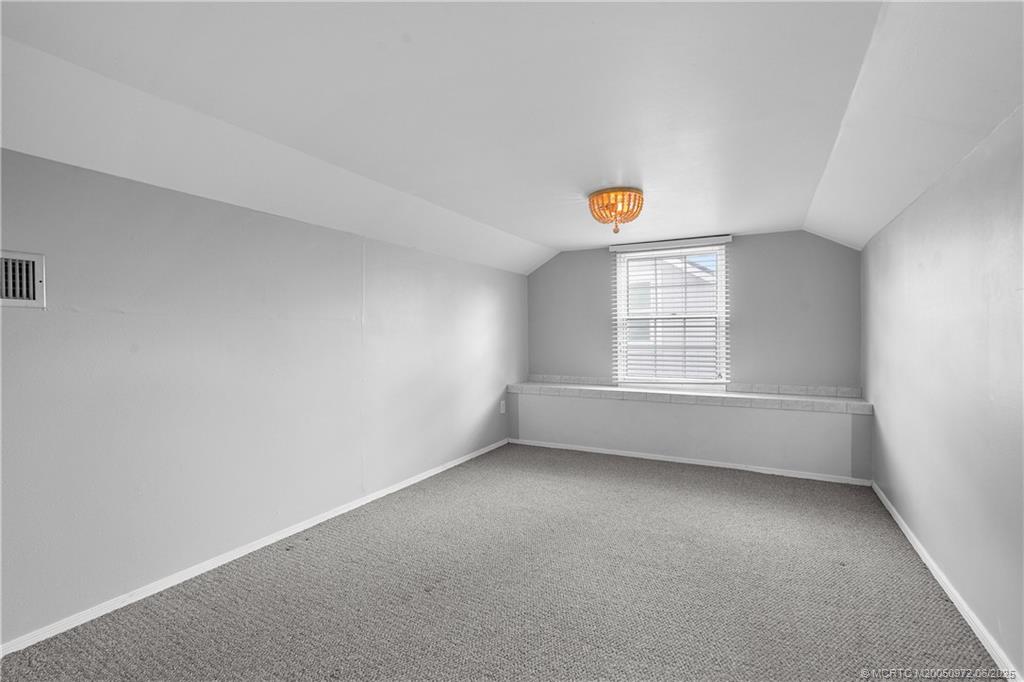 5550 SE Colee Avenue