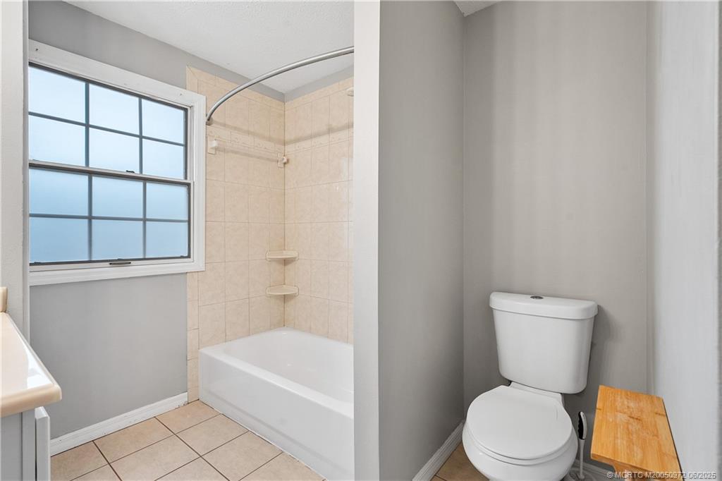 5550 SE Colee Avenue