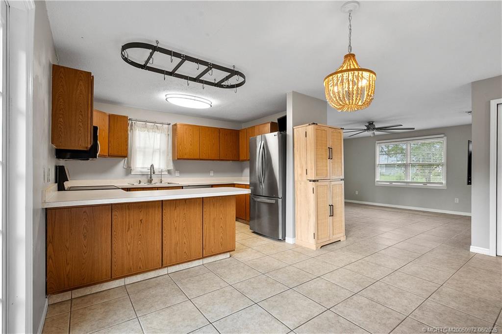 5550 SE Colee Avenue