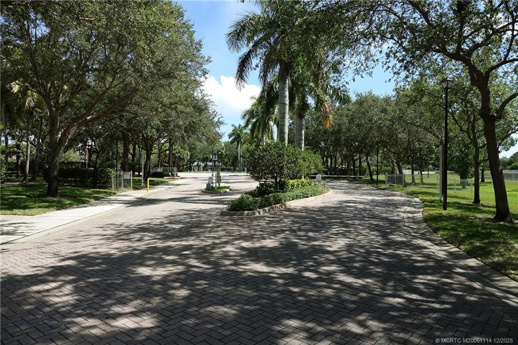 53 SE Sedona Circle 201