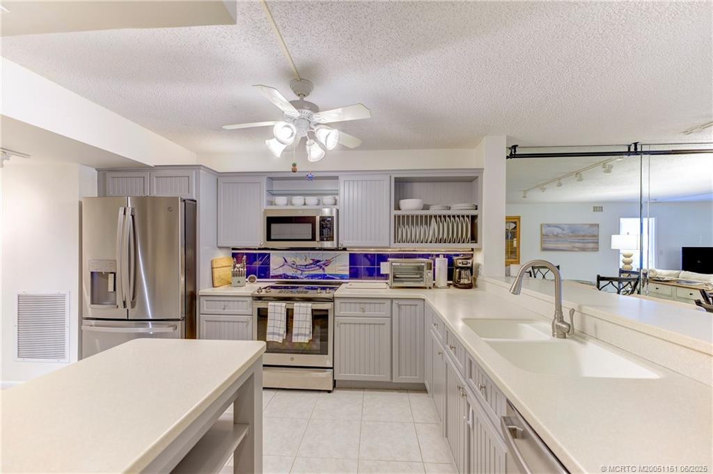 2571 NE Ocean Blvd 104