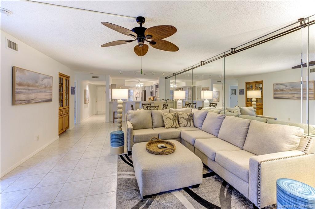 2571 NE Ocean Blvd 104