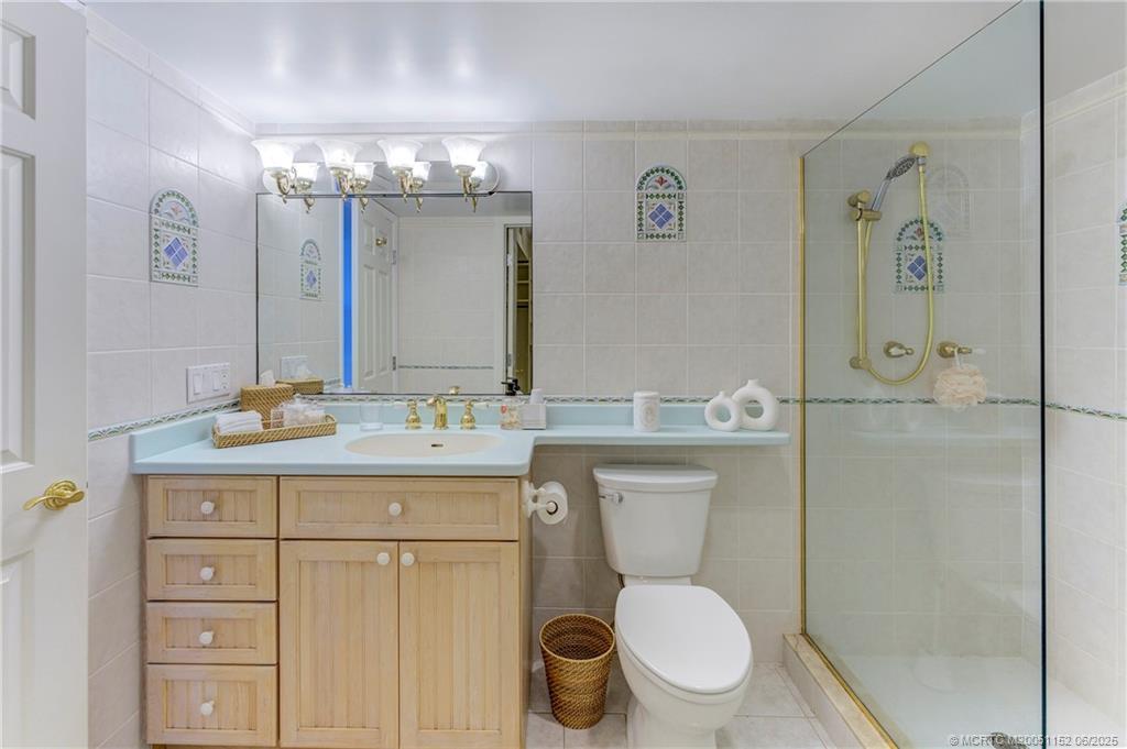 2571 NE Ocean Blvd 104