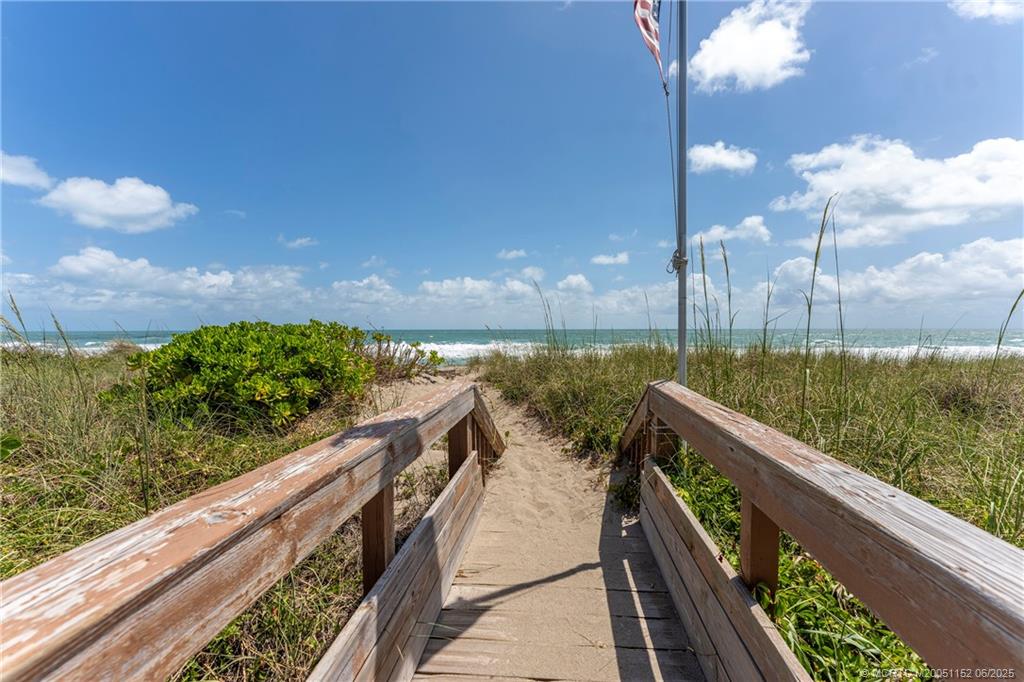 2571 NE Ocean Blvd 104