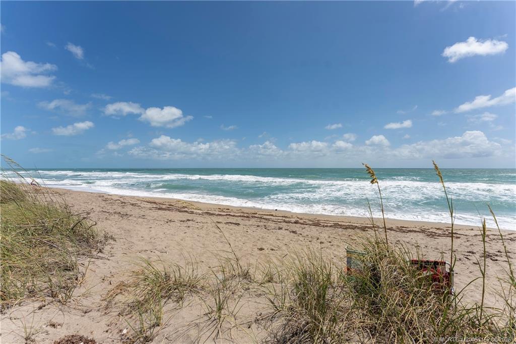 2571 NE Ocean Blvd 104