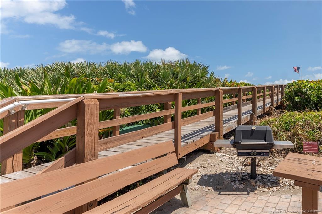 2571 NE Ocean Blvd 104