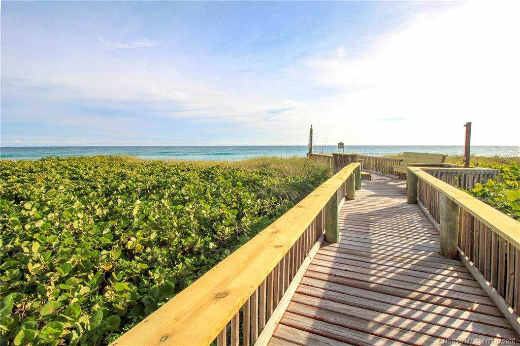 2040 NE Ocean Blvd F