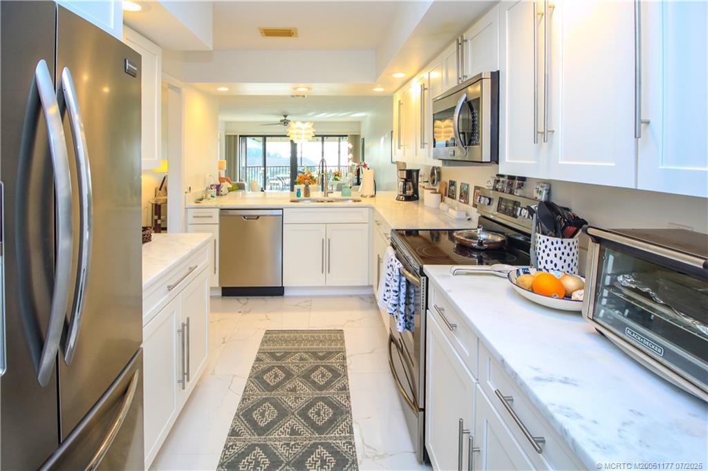 2040 NE Ocean Blvd F