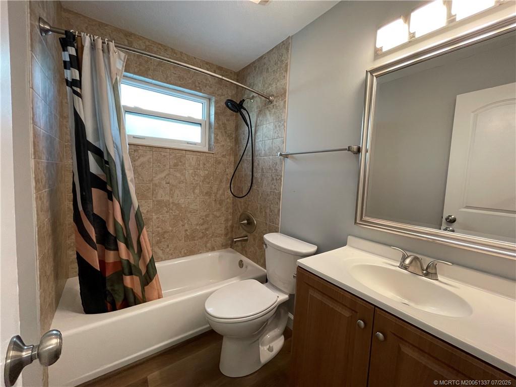 406 SE Robalo Ct