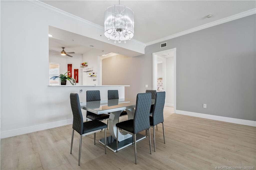34 Harbour Isle Drive W 303
