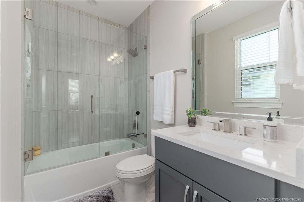 1280 NE Langford Lane