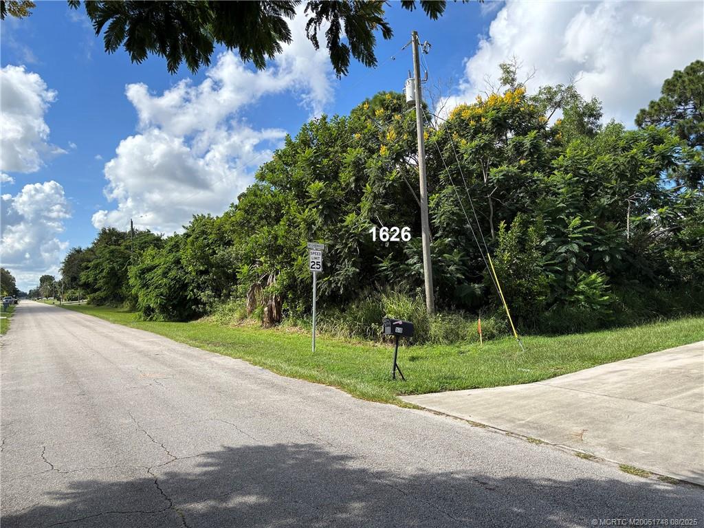 1626 SW Brisbane Street