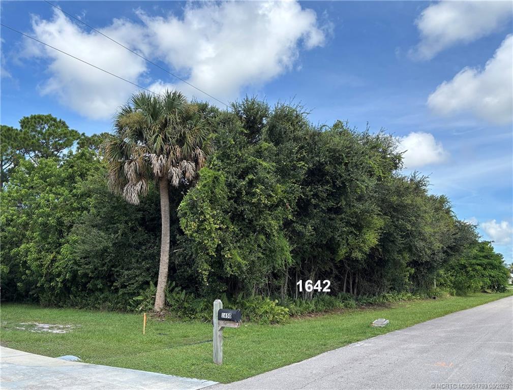 1642 SW Brisbane Street