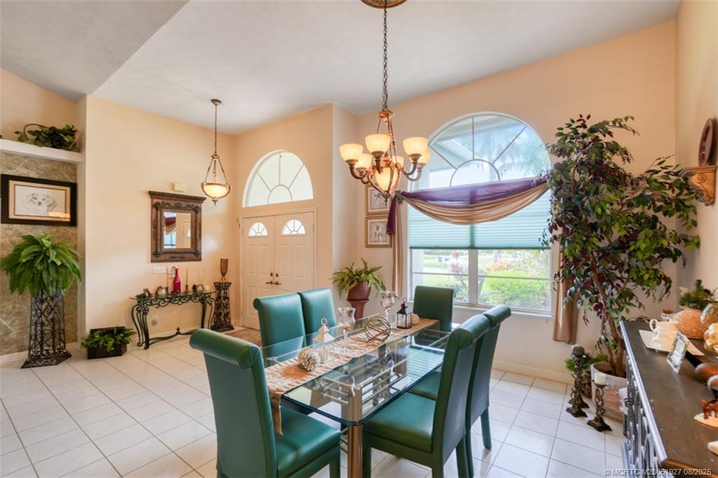 1171 SE Buttonwood Circle
