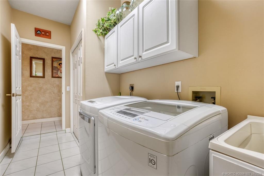 1171 SE Buttonwood Circle