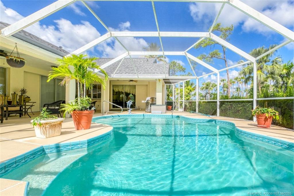 1171 SE Buttonwood Circle