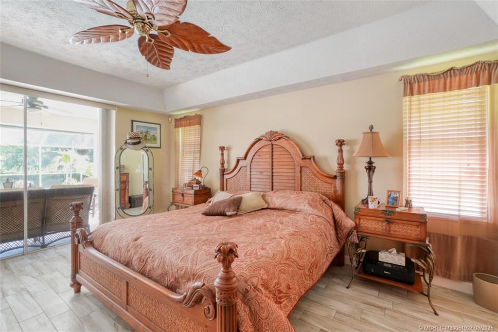 1171 SE Buttonwood Circle