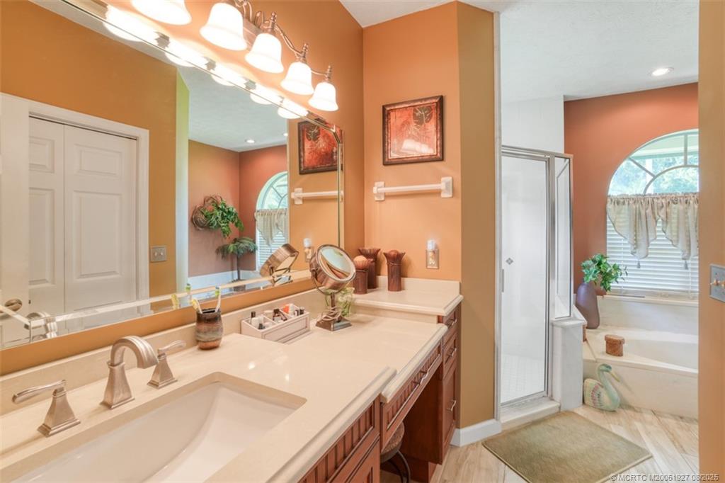 1171 SE Buttonwood Circle