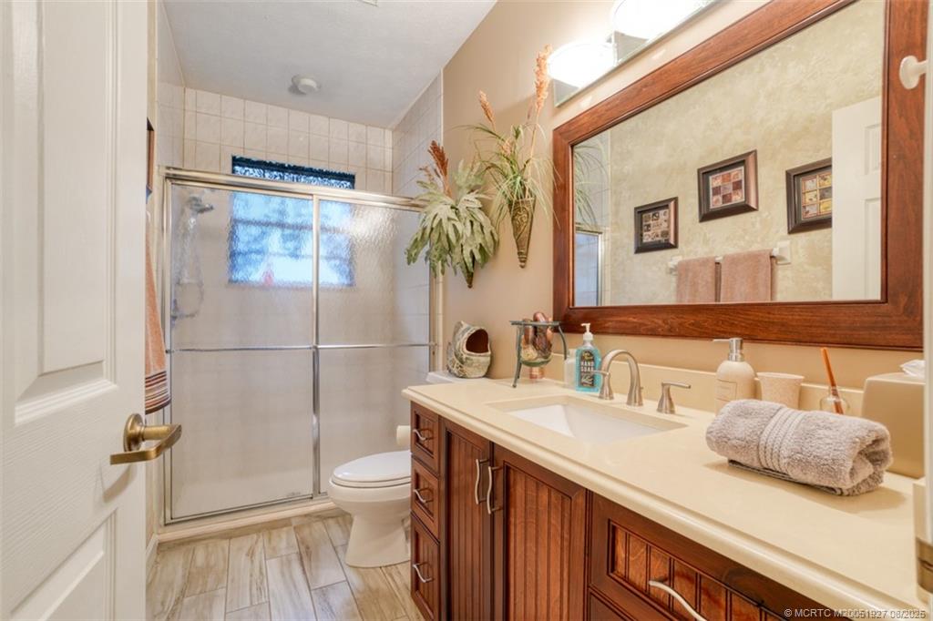 1171 SE Buttonwood Circle