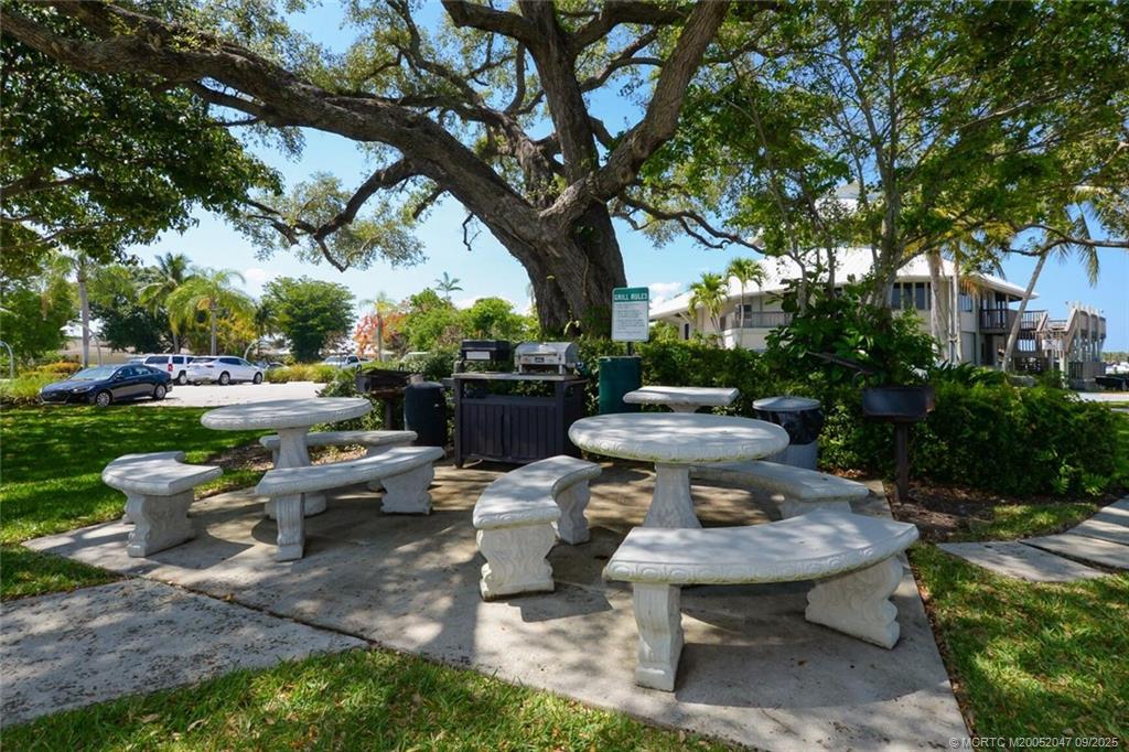 3901 SE Saint Lucie Blvd #18