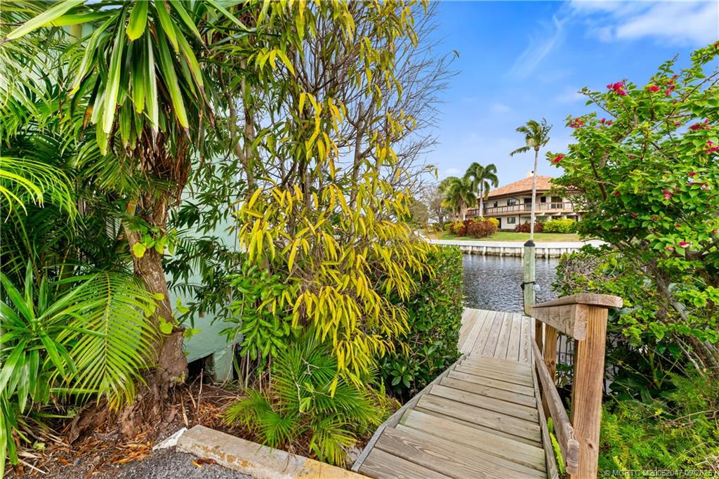 3901 SE Saint Lucie Blvd #18