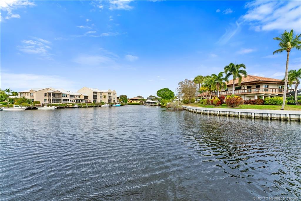 3901 SE Saint Lucie Blvd #18