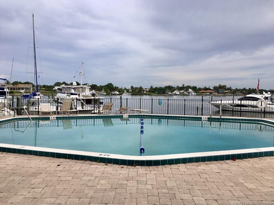 3901 SE Saint Lucie Blvd #18