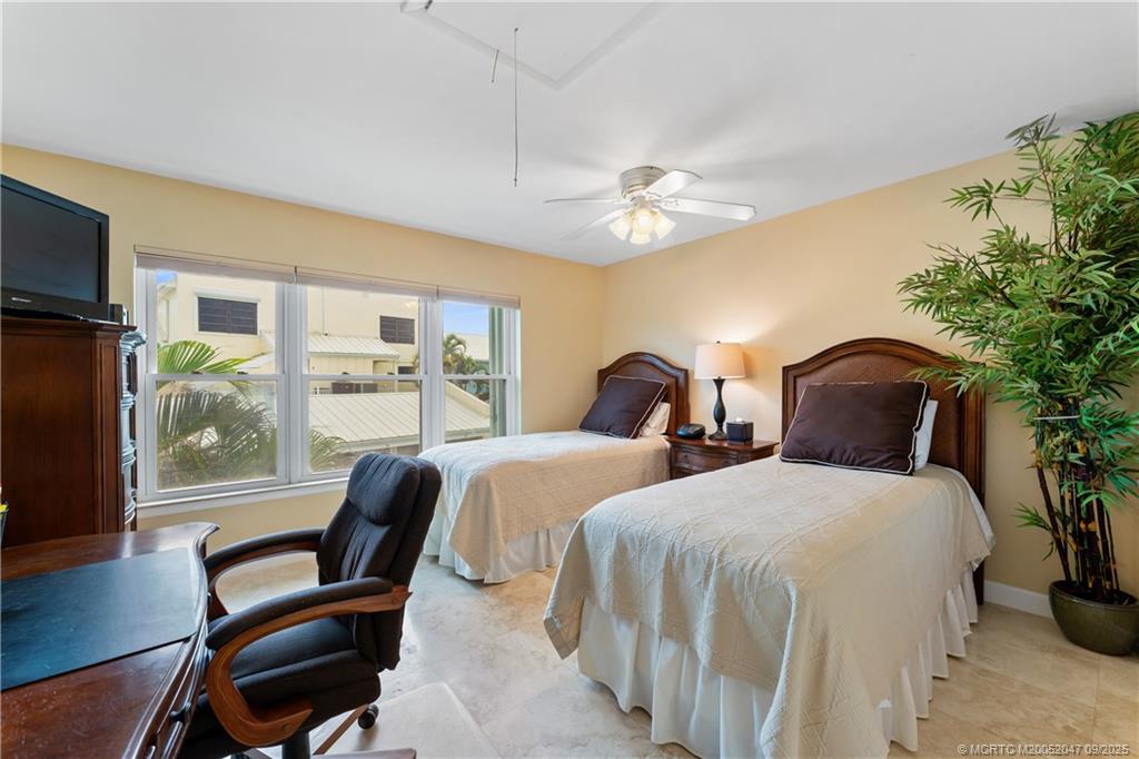 3901 SE Saint Lucie Blvd #18