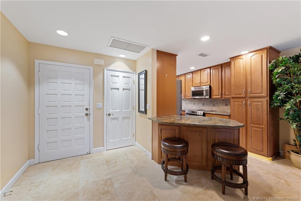 3901 SE Saint Lucie Blvd #18