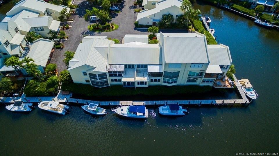 3901 SE Saint Lucie Blvd #18
