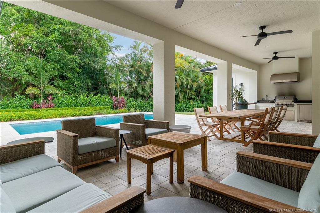 3800 SE Bent Banyan Way