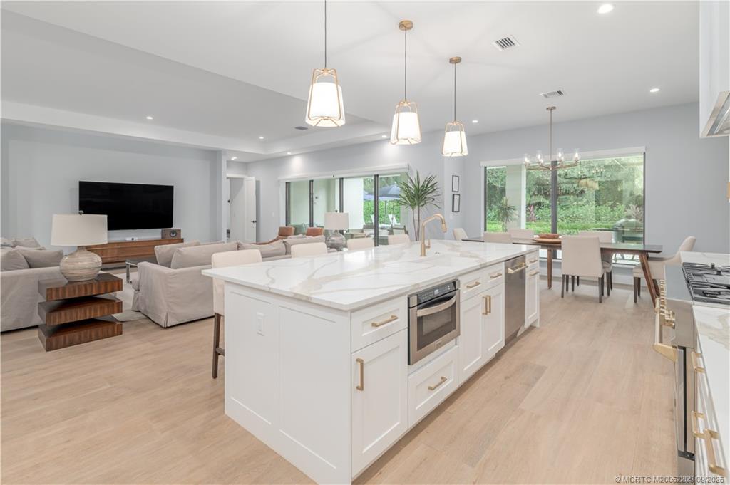 3800 SE Bent Banyan Way