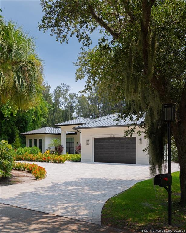 3800 SE Bent Banyan Way