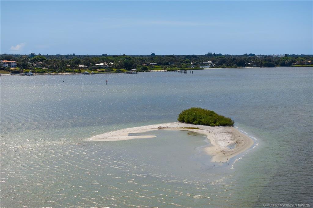 3800 SE Bent Banyan Way