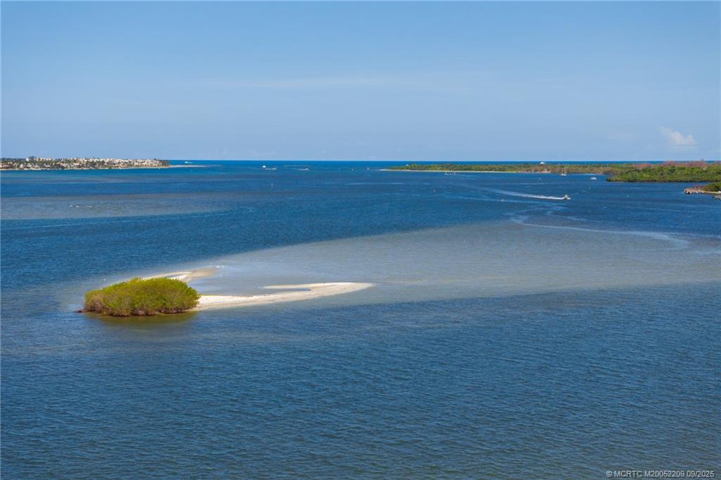 3800 SE Bent Banyan Way