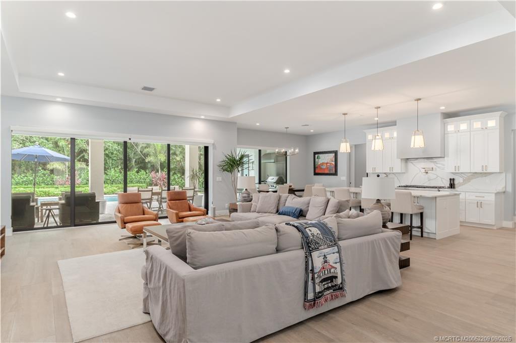 3800 SE Bent Banyan Way