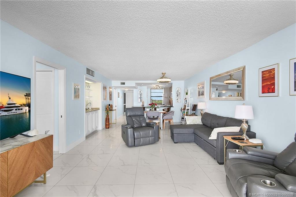 10000 S Ocean Drive 503