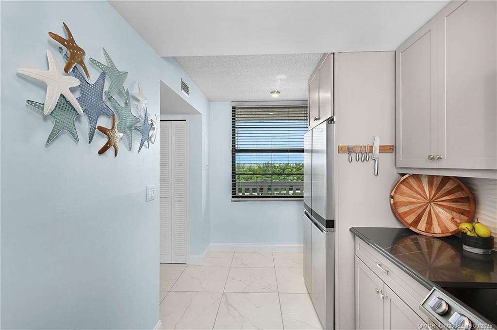 10000 S Ocean Drive 503