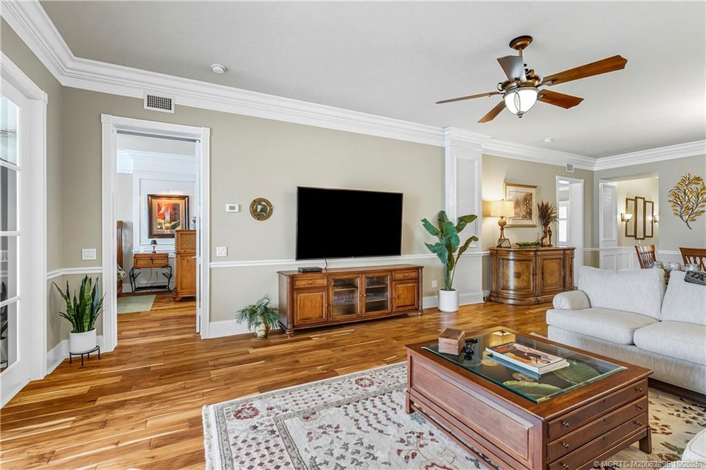 36 Harbour Isle Drive W 4