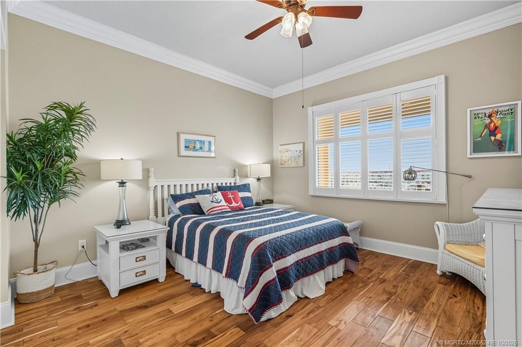 36 Harbour Isle Drive W 4