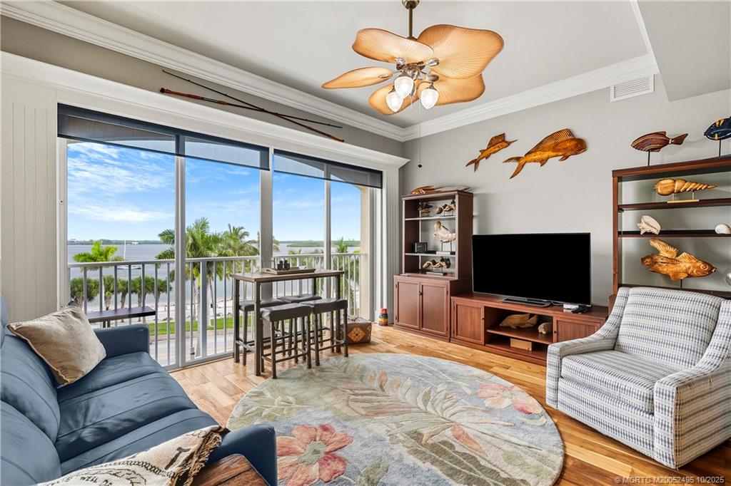 36 Harbour Isle Drive W 4